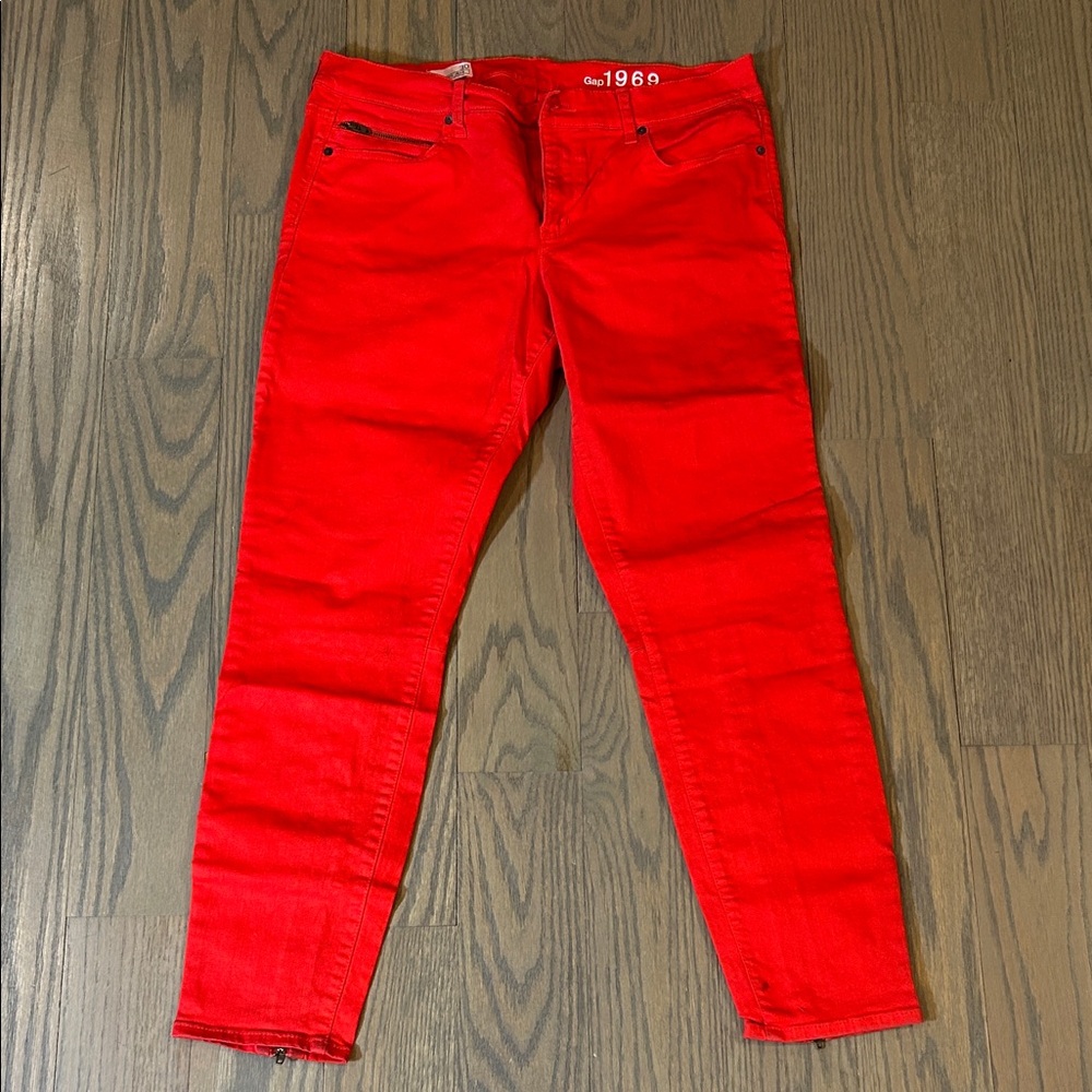 GAP Women Skinny Jeans in Bright Red